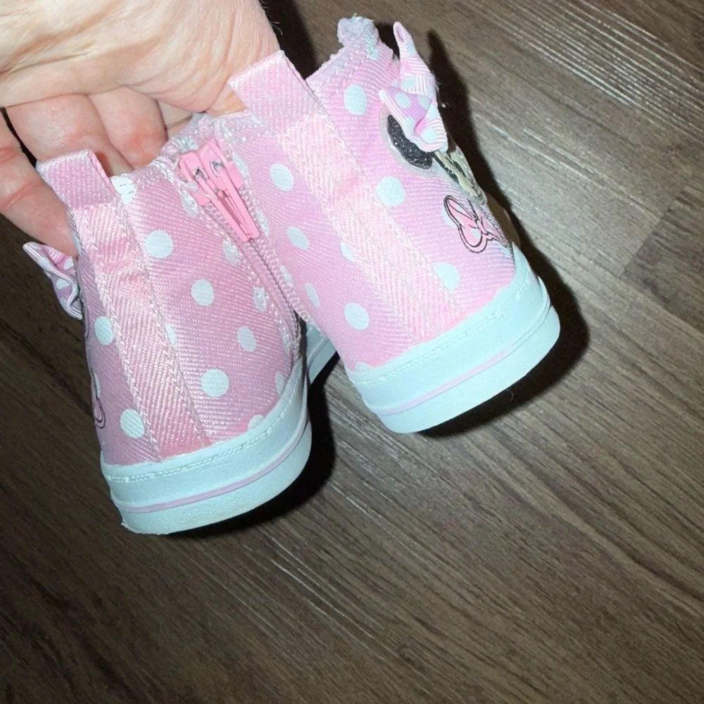 Minnie Mouse High-Top Lace-Up Sneakers (7) - Picture 5 of 6